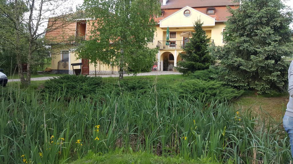 Cserhatvoelgy Panzio Alsotold Exterior photo